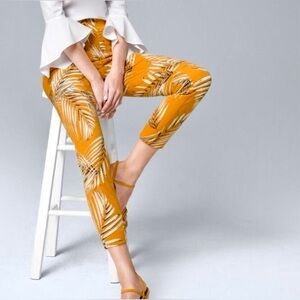White House Black Market Cropped Fern Print Pant Size 4